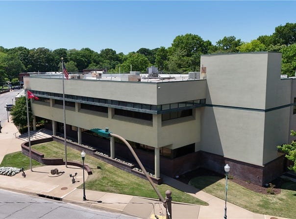 305 E Main Street, Siloam Springs, AR 72761