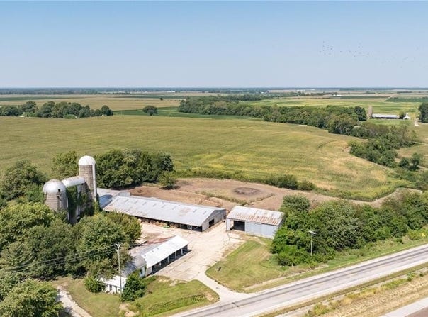 W Frontage Road, Worden, IL 62097