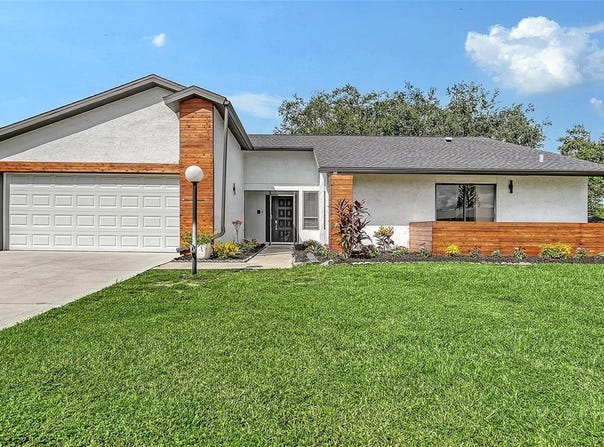 5744 AUGUSTA Circle, SARASOTA, FL 34238