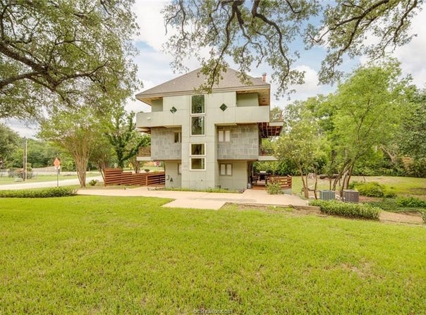 1015 E 24th Street, Bryan, TX 77803