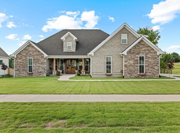 214 Chestnut Oak Dr, Florence, AL 35633