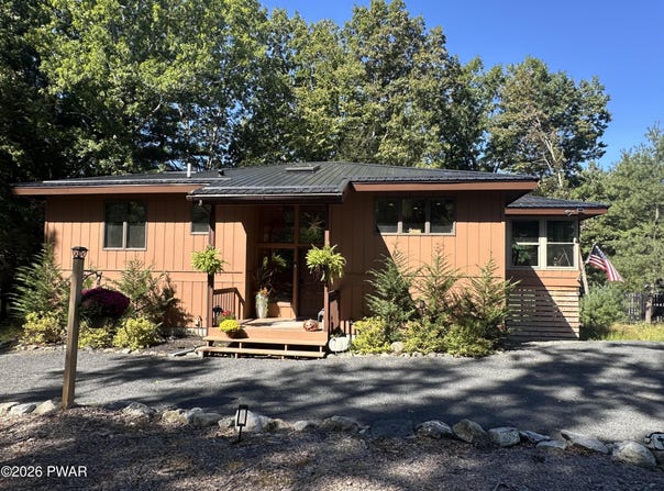 502 Canoebrook Drive, Hawley, PA 18428