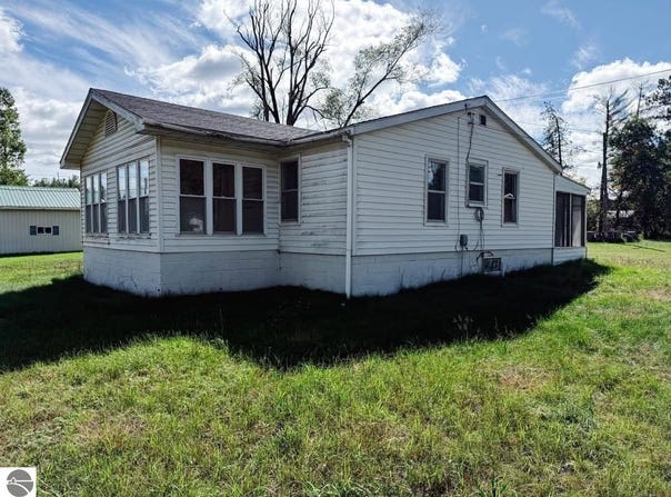 1650 W Washington, Farwell, MI 48622