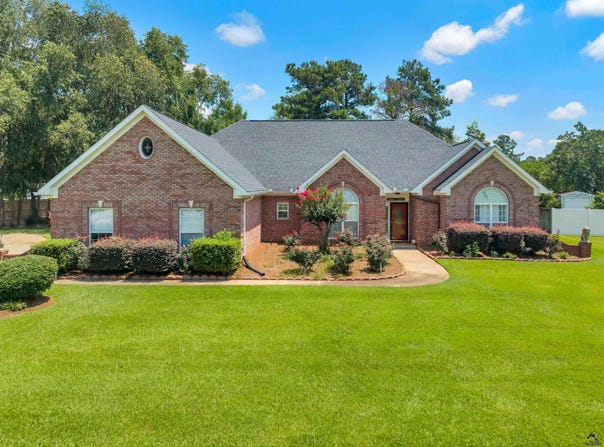 206 N Hampton Place, Perry, GA 31069