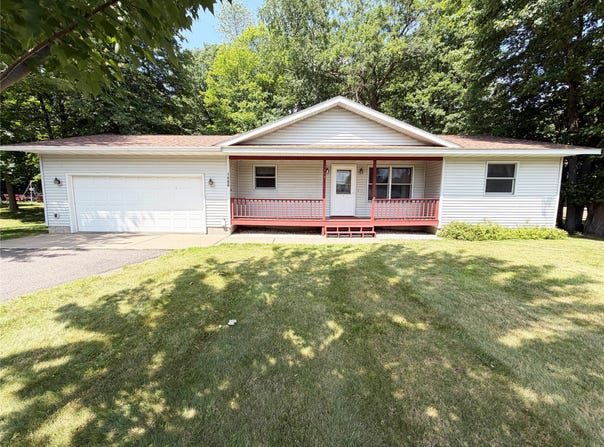 1400 Berdan Street, Cumberland, WI 54829