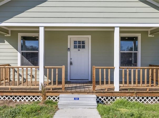 16 Lenora Drive, Hearne, TX 77859