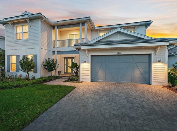 9316 Crestview Circle, Palm Beach Gardens, FL 33412