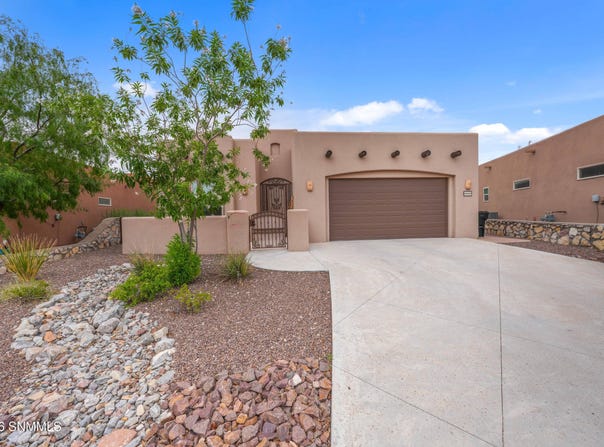 8109 Willow Bloom Circle, Las Cruces, NM 88007