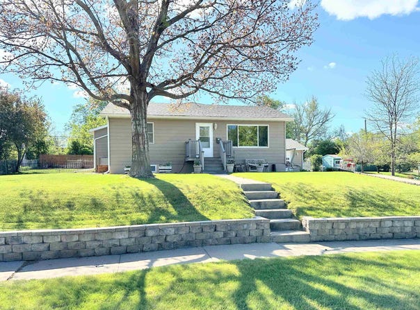 2038 12th Avenue, Belle Fourche, SD 57717