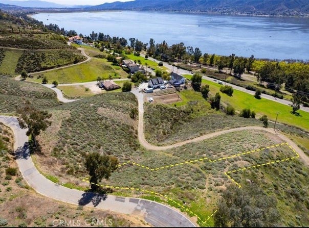 Skyline Drive, Lake Elsinore, CA 92530