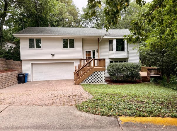 5224 Seabury Road, Mound, MN 55364
