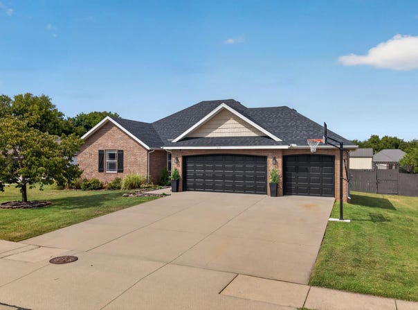 221 Pheasant, Willard, MO 65781