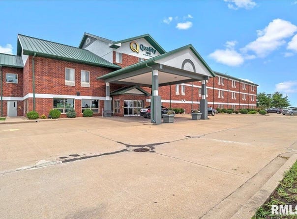 200 COMFORT Drive, Jacksonville, IL 62650