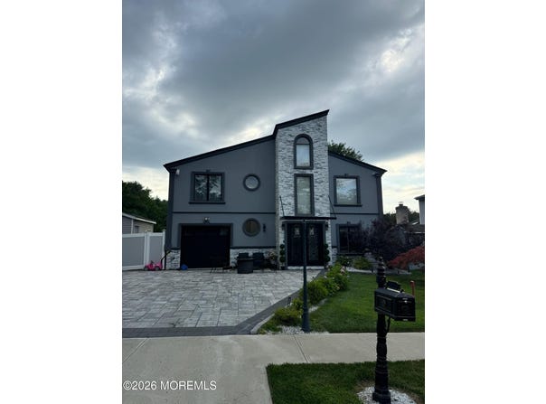 37 N Gable Court, Matawan, NJ 07747