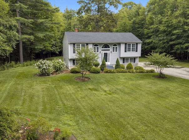 3 Laurel St, Hubbardston, MA 01452