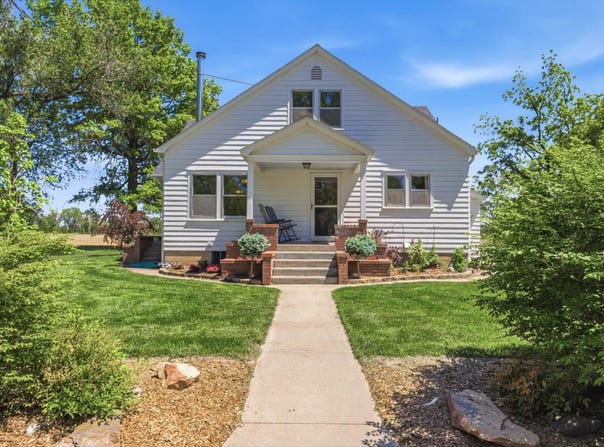 2959 Arapaho Rd, Hesston, KS 67062