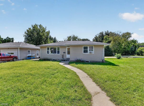 322 W Seerley Boulevard, Cedar Falls, IA 50613
