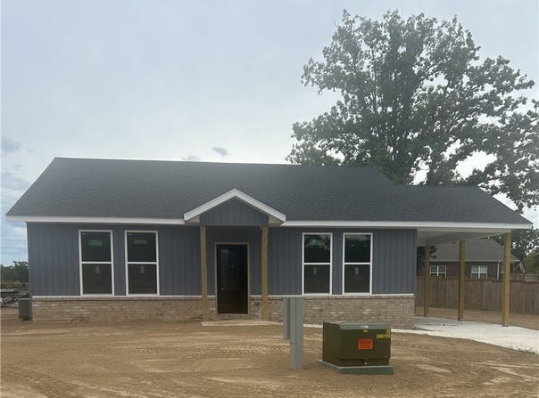 614 Meadow Lark Road, Watts, OK 74964