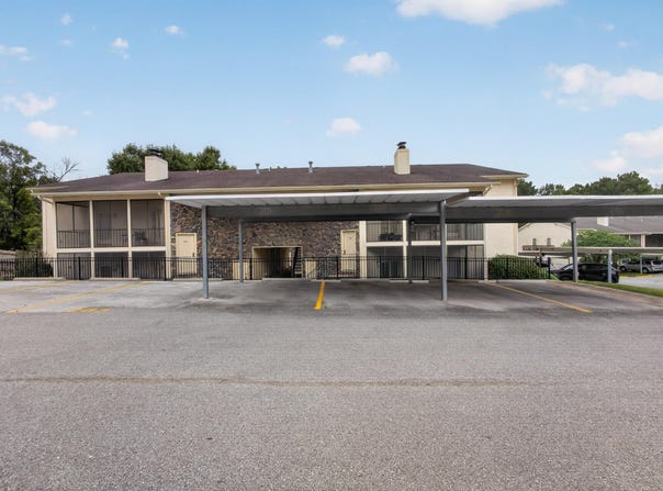 202 Park DeVille Place, Columbia, MO 65203
