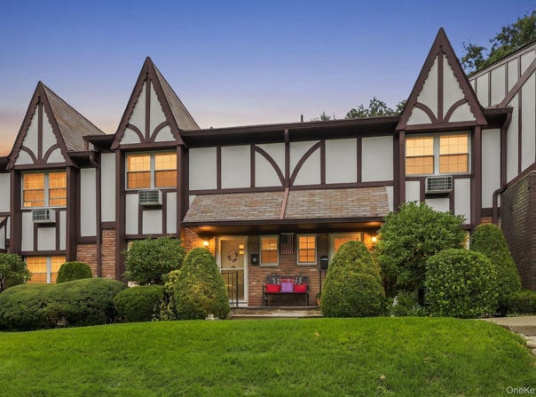 72 Yorkshire Drive, Suffern, NY 10901