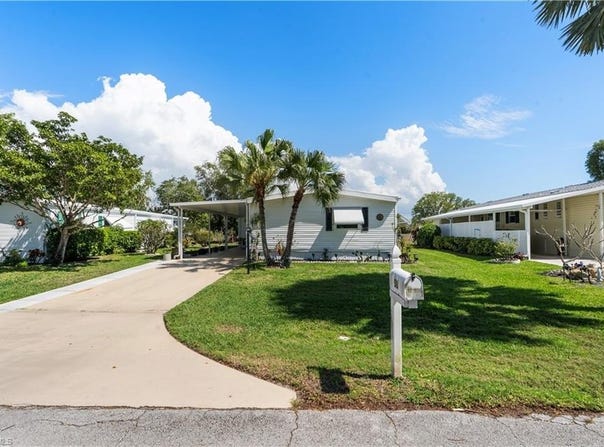 58 Le Mans Dr, NAPLES, FL 34112