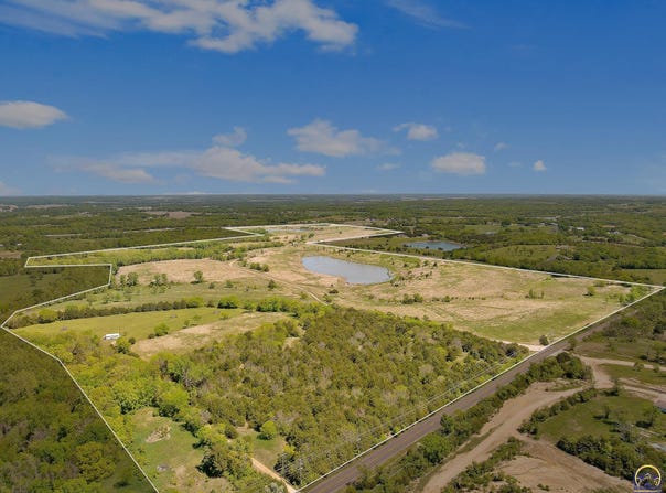 SE Shawnee Heights RD, Tecumseh, KS 66542