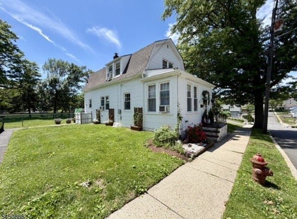 31 Hope St, Nutley Twp., NJ 07110-3119