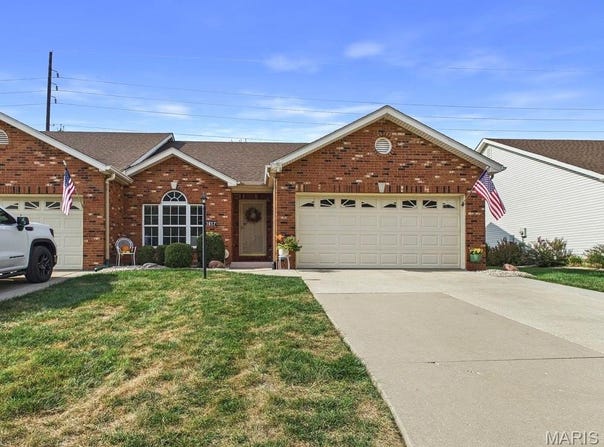 1617 Mont Vista Avenue, Godfrey, IL 62035
