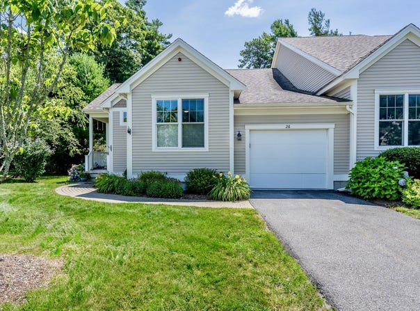 26 Grey Hawk Drive, Mashpee, MA 02649