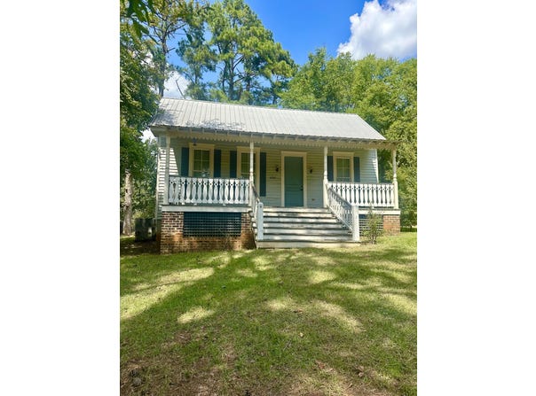 600 Moss Hill Dr, New Albany, MS 38652