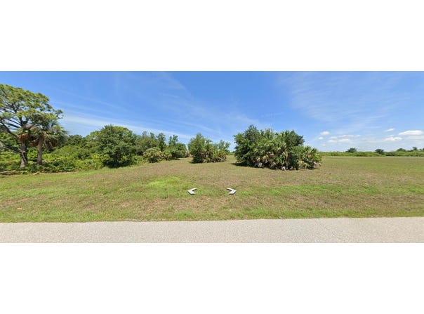 5 DECORORE Drive, ROTONDA WEST, FL 33947