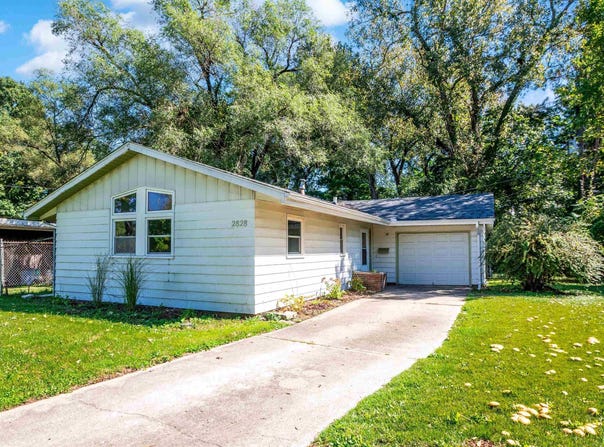 2828 N HARPER Terrace, Peoria, IL 61604