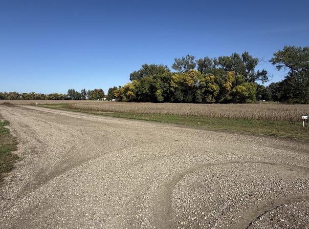 2395 Howling Woods Lane, Aberdeen, SD 57401