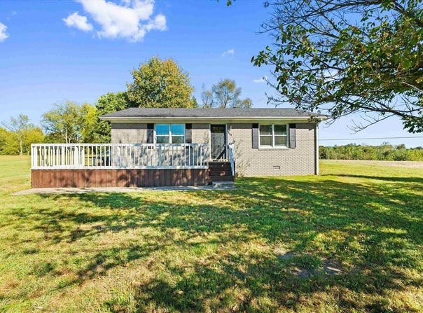 999 Oakwood Dr, Hartford, KY 42347