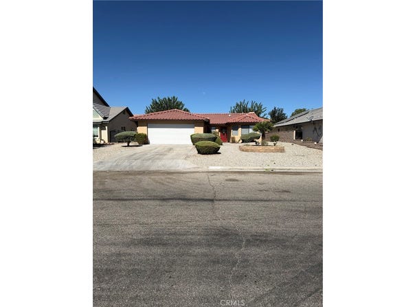 27290 Outrigger Lane, Helendale, CA 92342