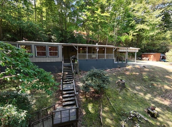 754 Ruby Lake Drive, Hiawassee, GA 30546