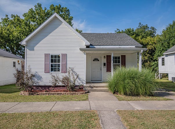 1327 Myra St, Moberly, MO 65270