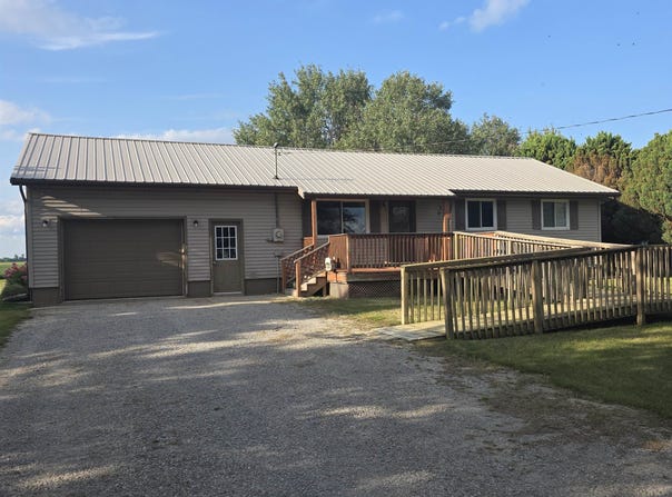 1177 E Townline 16 Road, Pinconning, MI 48650