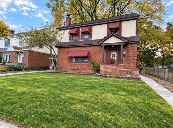 4704 Illinois Street, LOVES PARK, IL 61111