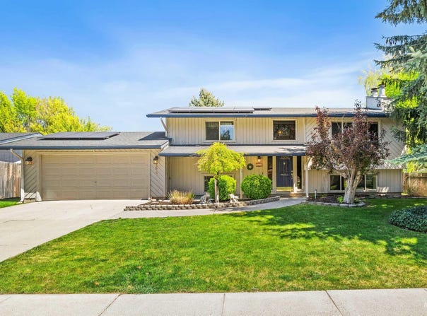 764 Meadows Dr., Twin Falls, ID 83301-3827
