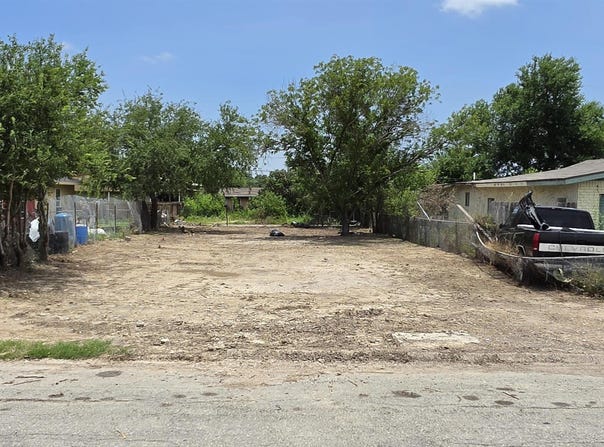 505 E Cortinas, Del Rio, TX 78840