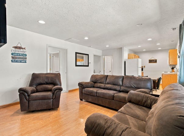 425 Eagle Drive, Reeds Spring, MO 65737