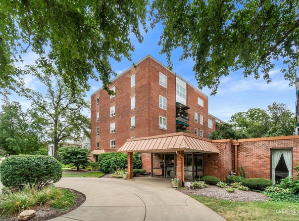 450 W Downer Place, Aurora, IL 60506