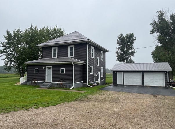 1427 Jackson Avenue, Hazleton, IA 50641