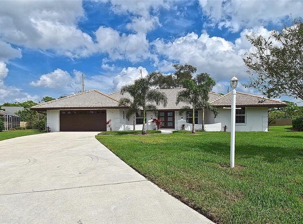 102 WINDWARD Drive, OSPREY, FL 34229