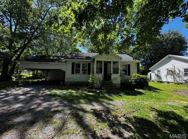 204 State Route 25, Bloomfield, MO 63825