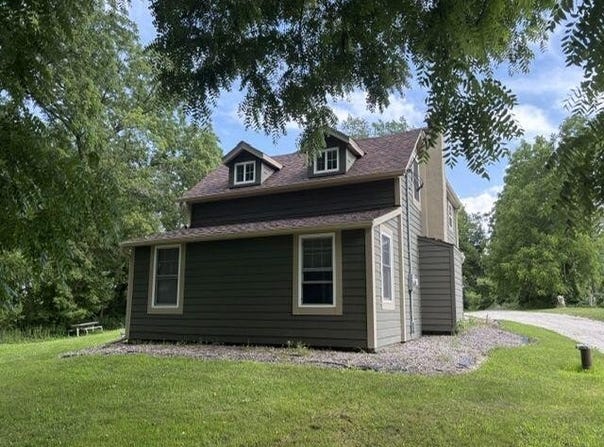 N64W21021 Mill Rd, Menomonee Falls, WI 53051