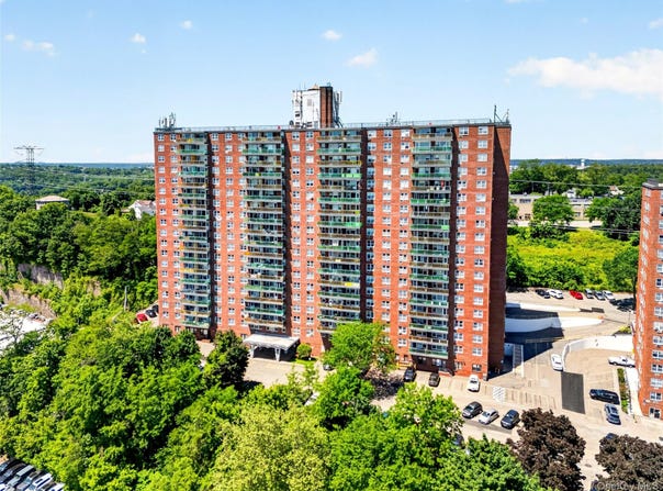 1841 Central Park Avenue, Yonkers, NY 10710