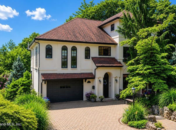 72 Douglas Road, Staten Island, NY 10304