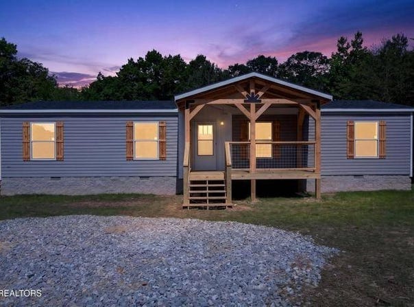 1090 Bill Black Rd, Jamestown, TN 38556